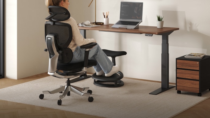 Stay supported while you work with the CF4 footrest.