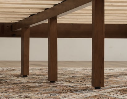 Three Under-Bed Support Legs, Three under-bed support legs add middle-point support to the frame and evenly distribute weight to reduce frame bending and wobble.