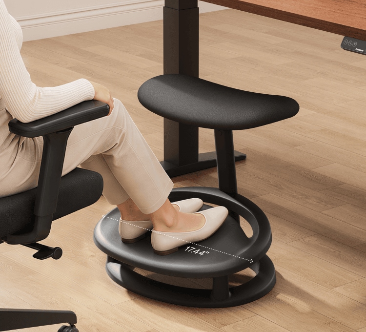 CF4 footrest office scene, wide platform with dimension marking