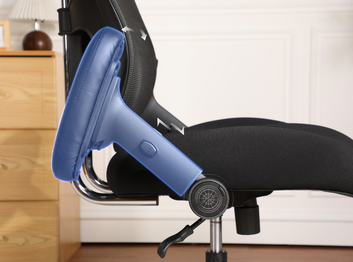 C3 ergonomic chair close‑up graphic showing flip‑back armrest for space‑saving use